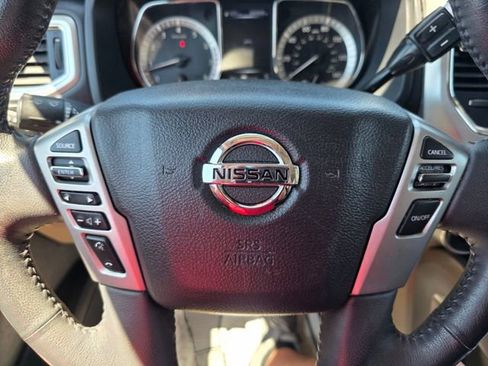 Used 2017 Nissan Titan SL w/ Chrome Package AWD/4WD image 18