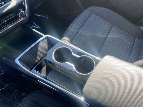 Used 2025 Chevrolet Equinox LT image 41