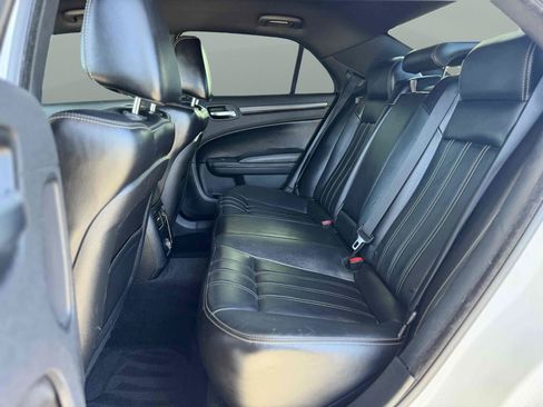 Used 2013 Chrysler 300 S RWD image 10