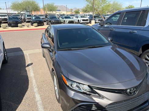 Used 2023 Toyota Camry LE FWD image 5