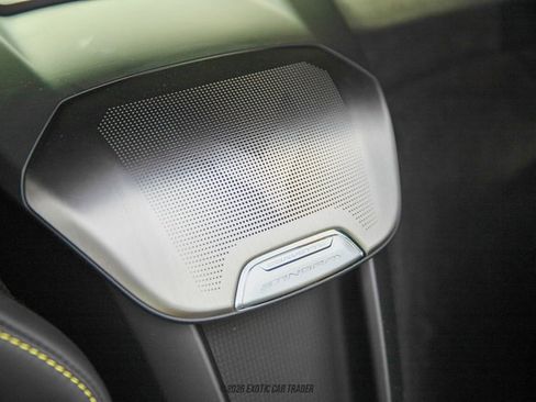 Used 2025 Chevrolet Corvette Stingray Premium Cpe w/ Z51 Performance Package image 37