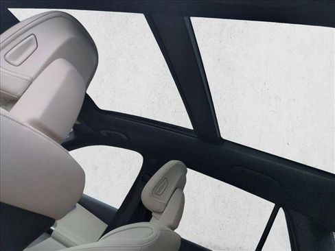 Certified 2025 Mercedes-Benz GLC 300 4MATIC image 18