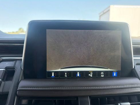 Certified 2023 Chevrolet Suburban Z71 w/ Z71 Off-Road Package AWD/4WD image 23