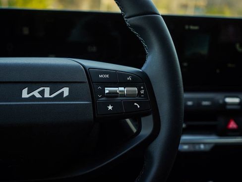 New 2025 Kia K4 EX image 19