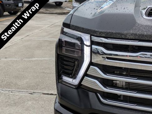 Used 2024 Chevrolet Silverado 2500 High Country w/ High Country Premium Package image 9