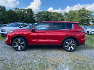 New 2025 Mitsubishi Outlander SE video 2