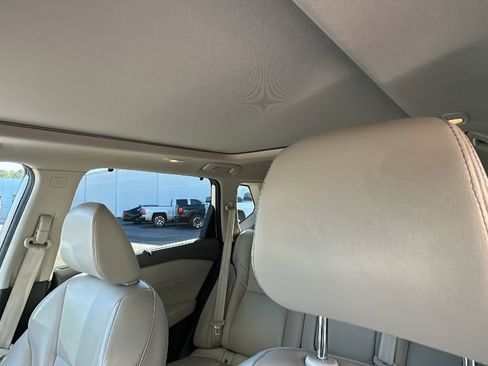 Used 2021 Nissan Rogue SL image 14