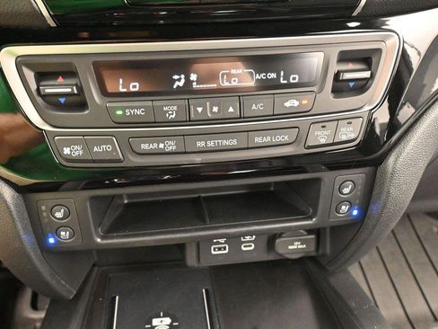 Used 2024 Honda Passport Black Edition image 27