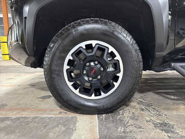 Certified 2025 Toyota Tacoma TRD Off-Road w/ TRD Off Road Upgrade Package AWD/4WD image 10