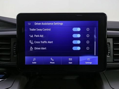 Used 2022 Ford Explorer XLT image 25