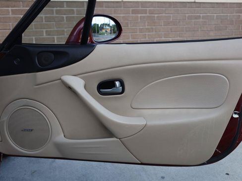Used 2003 MAZDA MX-5 Miata LS RWD image 19