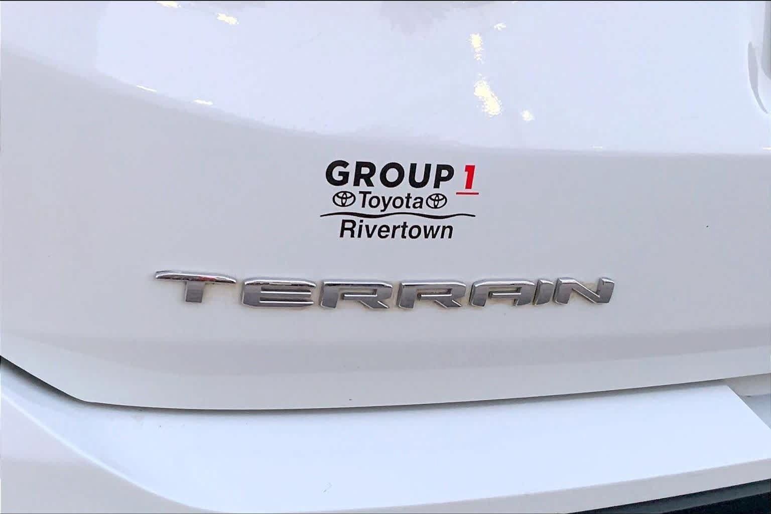 Used 2022 GMC Terrain SLE w/ Driver Convenience Package FWD image 28