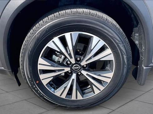 Certified 2023 Nissan Rogue SV image 11