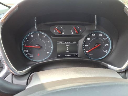 Used 2018 Chevrolet Equinox LT FWD image 14