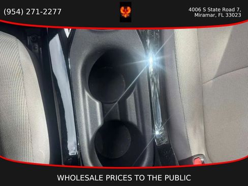 Used 2022 Toyota Corolla LE FWD image 15