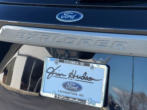 Certified 2022 Ford Explorer XLT w/ Equipment Group 202A image 50