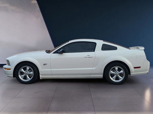Used 2007 Ford Mustang GT Premium RWD image 2