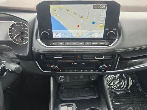 Certified 2022 Nissan Rogue SL w/ SL Premium Package image 6