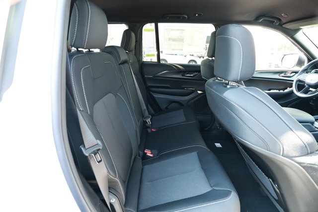 New 2026 Jeep Grand Cherokee Laredo RWD image 29
