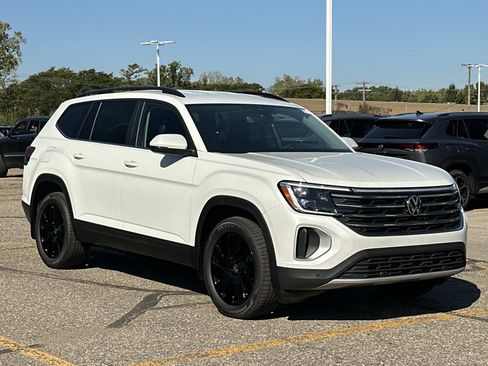 New 2026 Volkswagen Atlas SE image 7