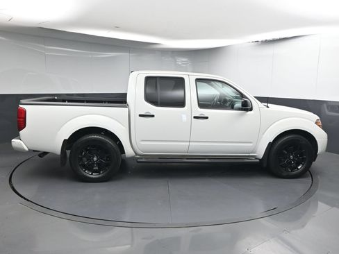 Used 2020 Nissan Frontier SV w/ Midnight Edition Floor Mats RWD image 8