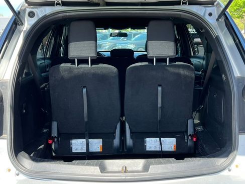 Certified 2017 Ford Explorer XLT AWD/4WD image 30