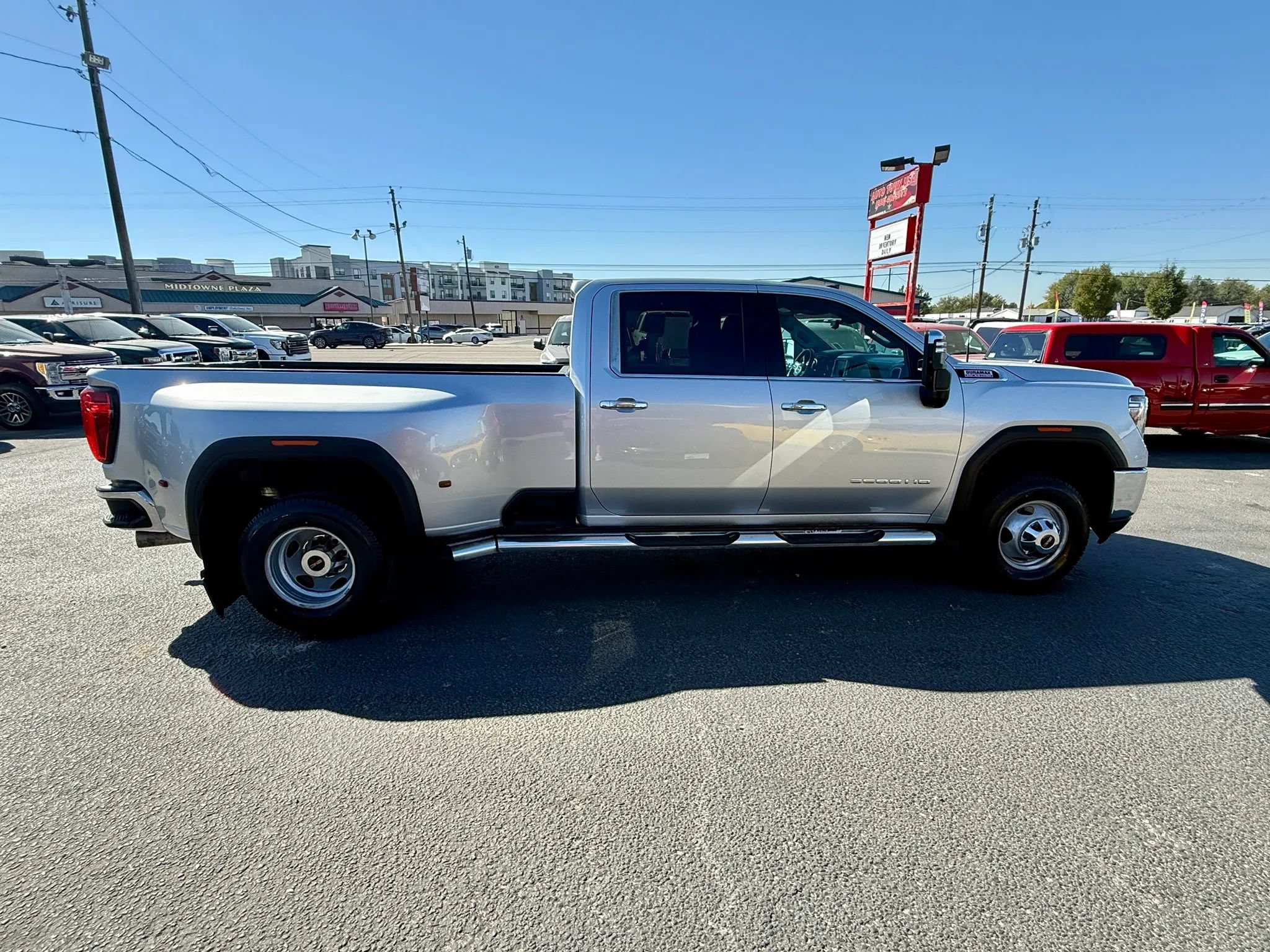 Used 2020 GMC Sierra 3500 SLT w/ Technology Package AWD/4WD image 6