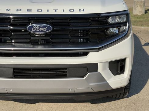 New 2025 Ford Expedition Platinum w/ Driver's Package image 41