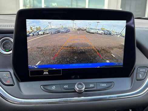 Used 2025 Chevrolet Blazer LT image 25