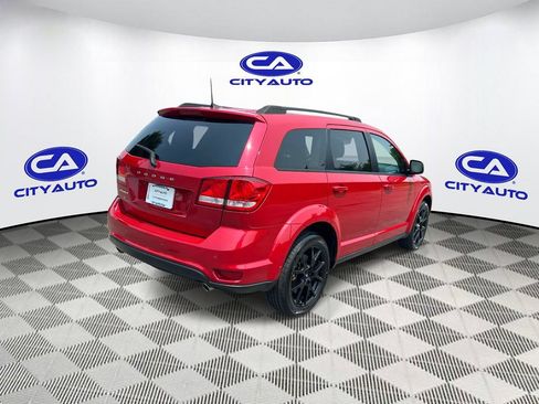 Used 2019 Dodge Journey SE FWD image 4
