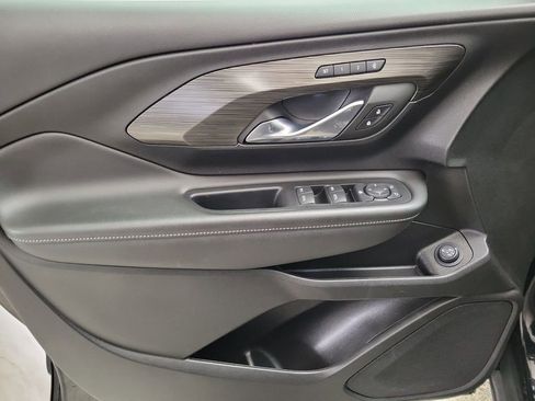 Used 2023 GMC Terrain SLT image 15