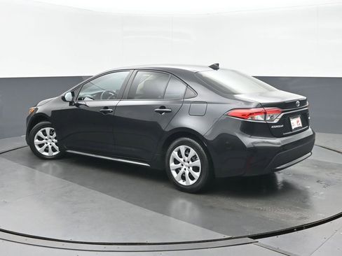 Used 2022 Toyota Corolla LE FWD image 5