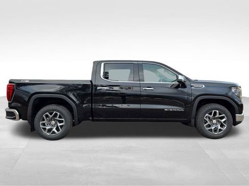 New 2026 GMC Sierra 1500 SLT image 9