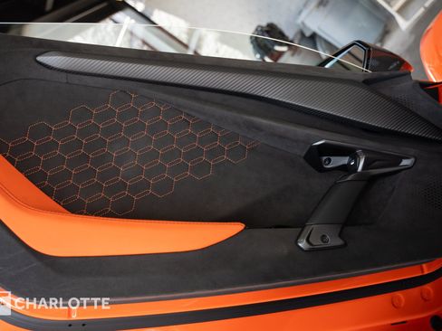 Used 2024 Lamborghini Revuelto AWD/4WD image 18