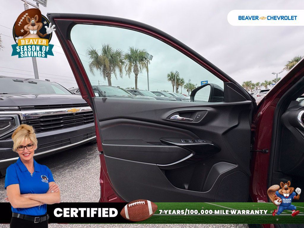 Used 2025 Chevrolet Trax RS w/ Driver Confidence Package FWD image 32