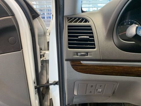 Used 2010 Hyundai Santa Fe GLS image 13