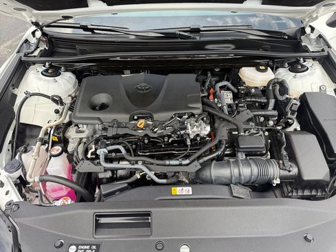 Used 2025 Toyota Camry SE FWD image 30
