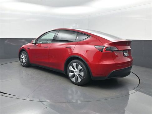 Used 2021 Tesla Model Y Long Range image 3