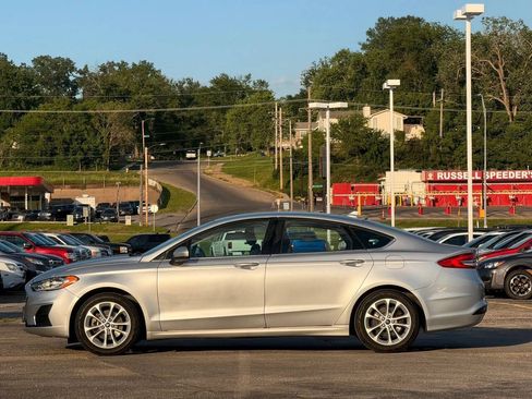 Used 2019 Ford Fusion SE FWD image 5