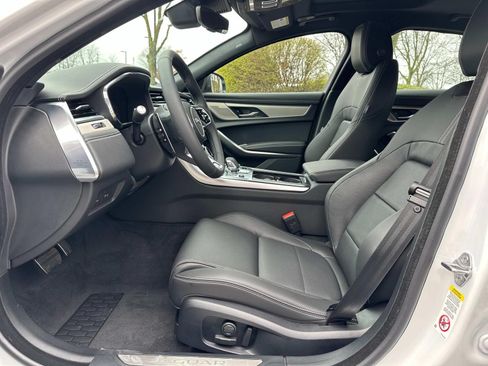 Used 2024 Jaguar XF R-Dynamic SE AWD/4WD image 12