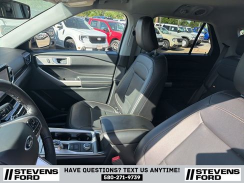 Used 2022 Ford Explorer Limited w/ Equipment Group 301A AWD/4WD image 14