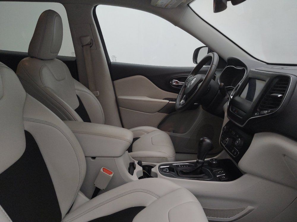 Used 2020 Jeep Cherokee Latitude Plus w/ Comfort/Convenience Group AWD/4WD image 21