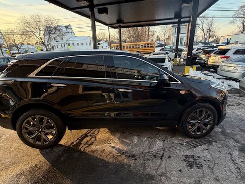 Used 2018 Cadillac XT5 Luxury w/ LPO, Black Ice Package FWD image 6