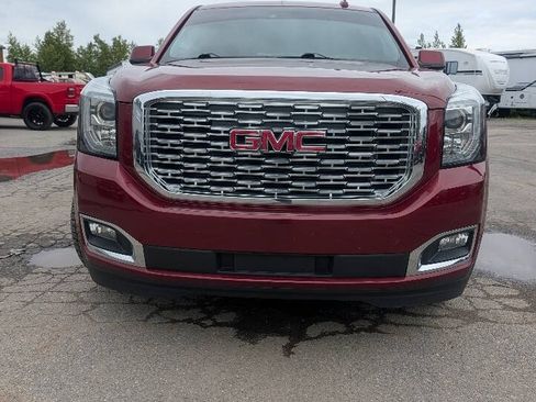 Used 2018 GMC Yukon Denali w/ Denali Ultimate Package AWD/4WD image 9