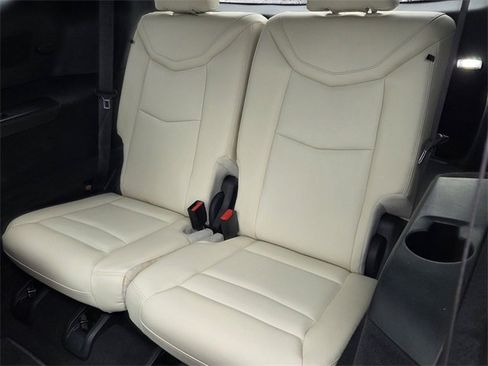 Used 2025 Cadillac XT6 Sport w/ Technology Package image 15