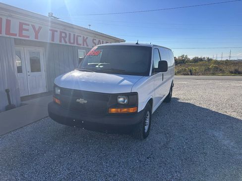 Used 2015 Chevrolet Express 2500 RWD image 3
