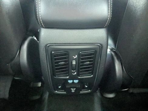 Used 2014 Jeep Grand Cherokee Limited image 20