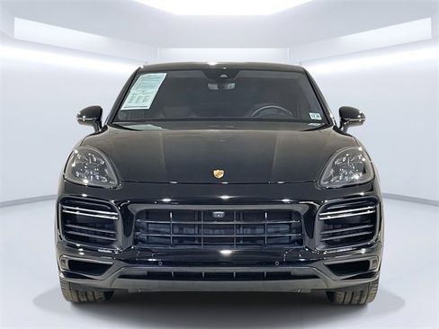 Used 2023 Porsche Cayenne Turbo S image 2