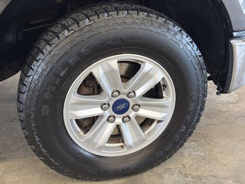 Used 2017 Ford F150 XLT AWD/4WD image 12