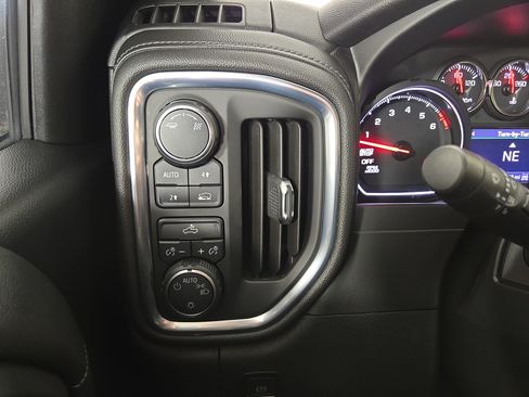 Used 2019 Chevrolet Silverado 1500 LT w/ All-Star Edition AWD/4WD image 29